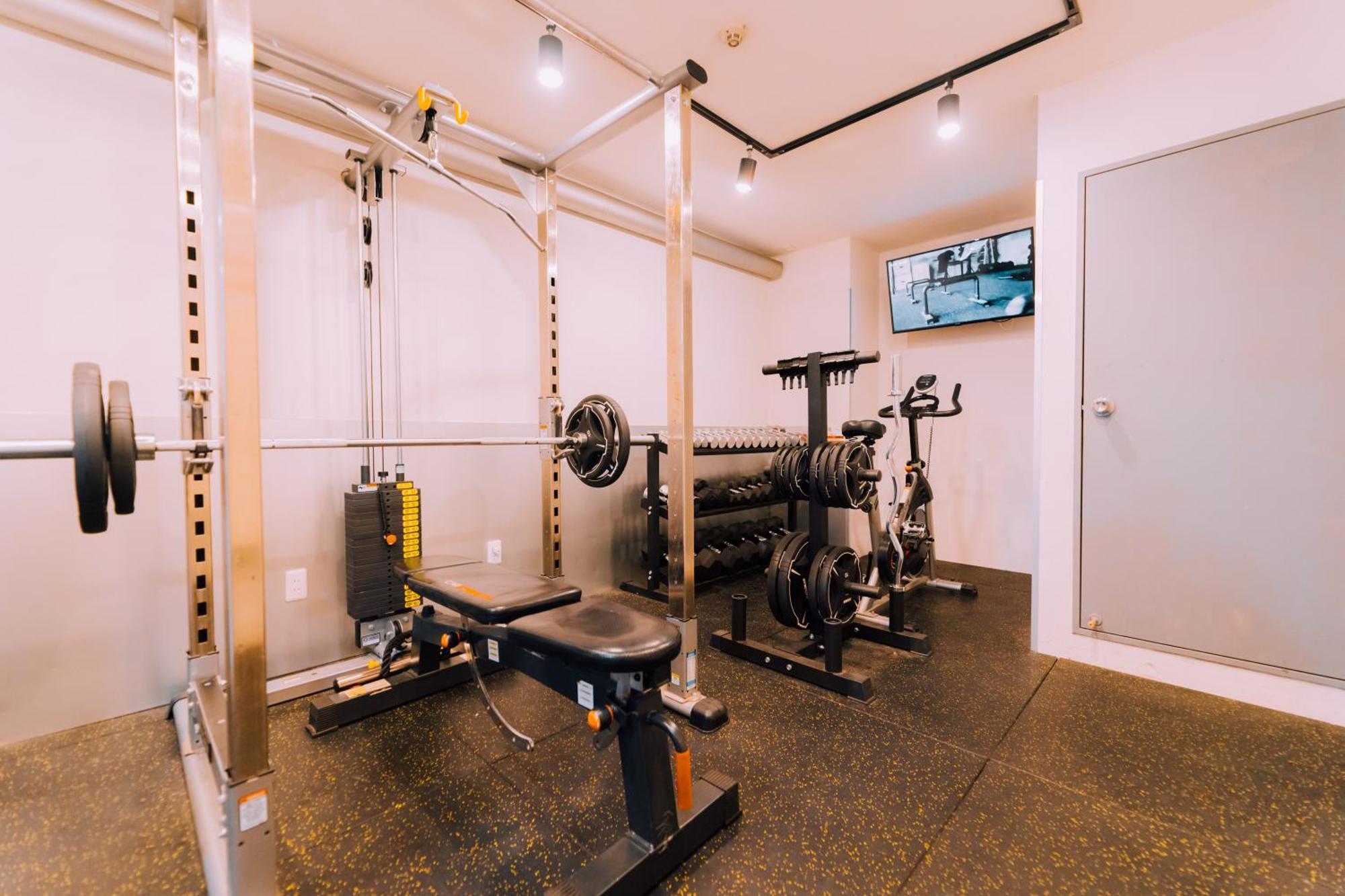 Apartment Minimalist Loft Namba Compact With A 24-hour Gym Ma403 *